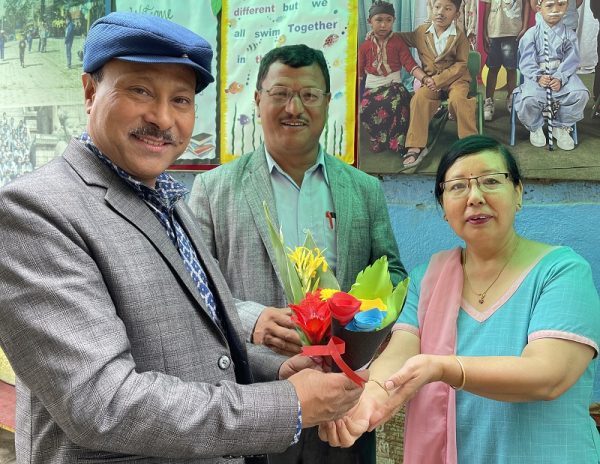 इसान अध्यक्ष प्रेमजन थापाश्रेष्ठद्वारा विद्या आर्जन स्कूलको निरीक्षण